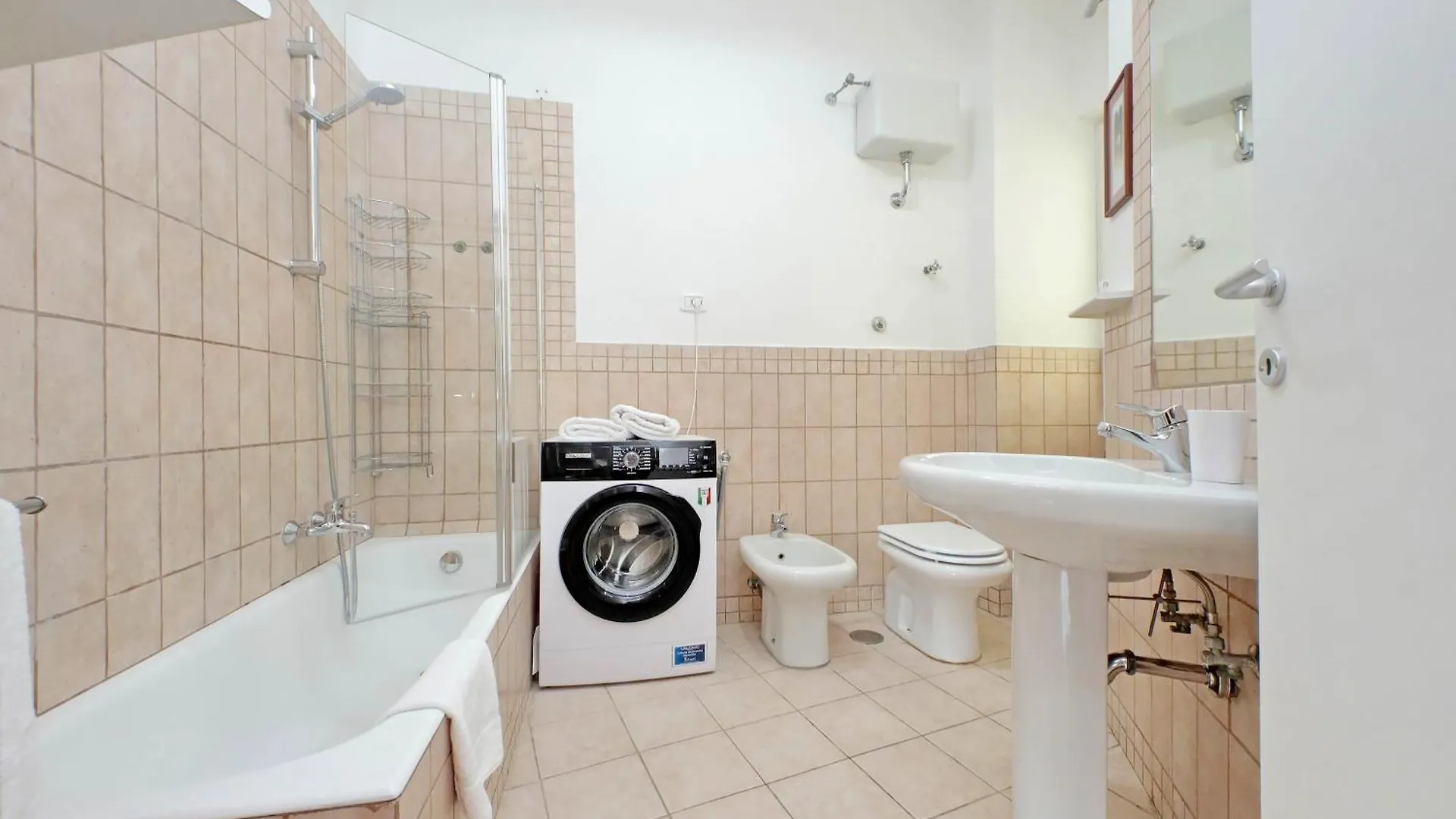 Comfy Home For Family Next To Metro Rome Appartement