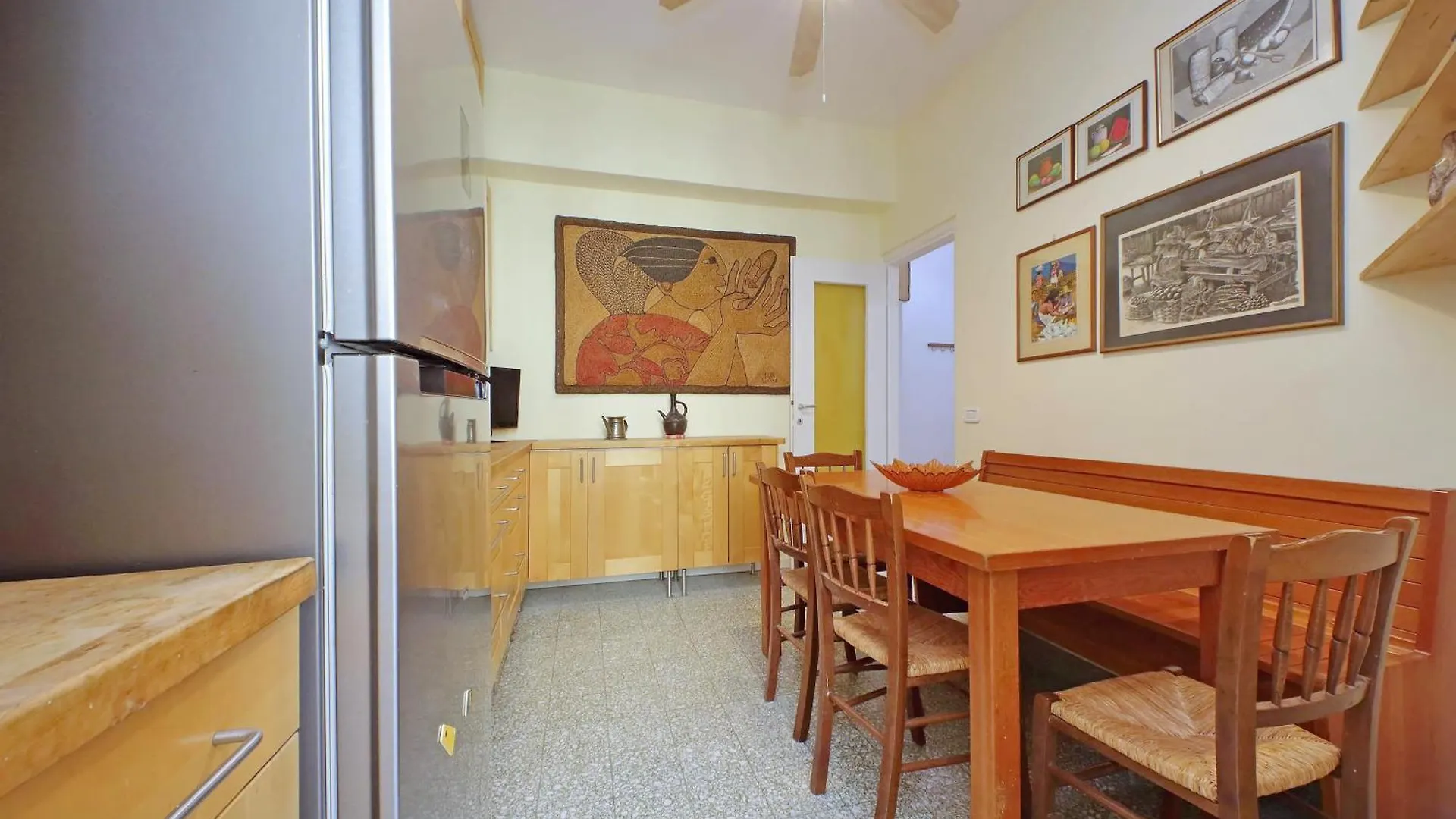 Comfy Home For Family Next To Metro Rome Apartment